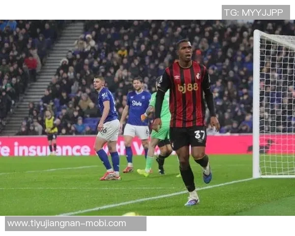 拉扬正式抵达英国即将加盟伯恩茅斯转会费高达3060万英镑